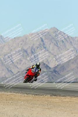 media/Dec-01-2025-Moto Forza (Mon) [[2daa91e15f]]/2-Intermediate Group/Session 4 Turn 9/